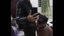 Un poliziotto vietnamita fa schiavo per succhiare il cazzo (immobilizzazioni) | Vedi anche: http://bit.ly/GetMorexVideos-MrT