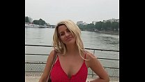 A turista excitada Sienna Day pegou nas ruas de Paris para fazer sexo maravilhoso