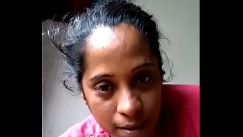 Kochi lady gives blowjob black dick
