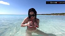 Kissa Sins revela seus novos Boobs nas Bahamas enquanto chupa Johnny Sins Huge Dick
