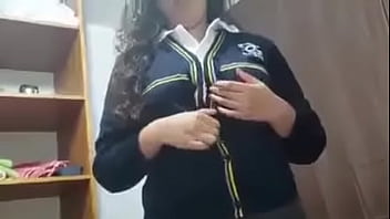 Красивая школьница после школы трахается со своим парнем. Смотрите полное видео по адресу: https://jwearn.com/Video1