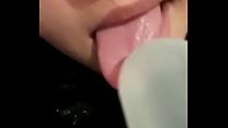 Freundin macht Video masturbiert