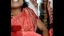Desi sexy bhabhi ouvre son saree et fait une vidéo