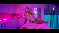 Ariana Grande - 7 anéis (vídeo musical pornô)