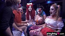 Chemical Burn mostra la sua sexy fantasia da clown a Kate
