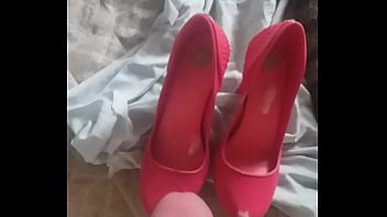 I ordered cum in my pink heel
