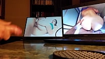 Se masturber guy avec ordinateur