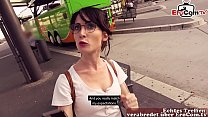 La studentessa tedesca viene rimorchiata al vero incontro sessuale di EroCom Date e sbatte pubblicamente davanti alla fiera di Venere