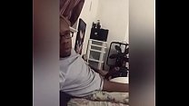 Un par de videos de mí masturbando un montón de nueces