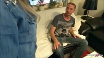 MILF alemã pega cunhado assistindo pornografia e ajuda - German Mature