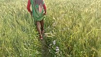 Indisches Dorf Bhabhi fickt Sex im Freien in Hindi