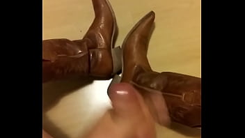 Cum on my pointed cowboy boots