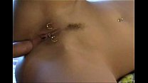 Rubia con piercings sexo anal