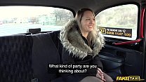 Fake Taxi Cockney Fahrer bekommt seinen riesigen Schwanz in Blue Angels feuchte Muschi