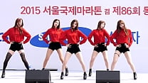 Conta oficial [喵泡] Grupo feminino sul-coreano EXID vestido vermelho ultra-curto dança quente ao ar livre (15.03.15)
