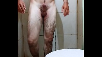 En la ducha después de trabajar