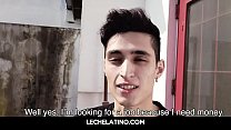 Latin Leche - самая горячая латинская молодая женщина сосет необрезанный член и трахается без презерватива