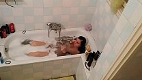 Telecamera nascosta in un bagno snello di ragazze adolescenti pt1 HD