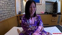 Eine 41-jährige verheiratete Frau ist im Oiran Yukata gestört und befindet sich in einer Frau in Top-Haltung. Öffnen Sie schamlose Fellatio, die beschämende Masturbation steht. Gewöhnliche japanische geschlechtslose betrügerische Frau Kann ich eine Affäre