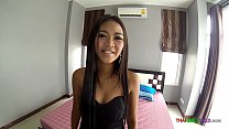 Big Booty Thai Mädchen ist bereit, hart gefickt zu werden