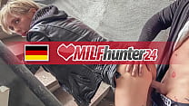 Oggi, la MILF Hunter si scopa la magra MILF Vicky Hundt in un edificio abbandonato e le spara la sborra in faccia (SCENA COMPLETA)! Ho sbattuto questa MILF da milfhunter24.com!