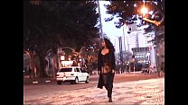 Nackt in den Straßen von São Paulo spazieren gehen. Exhibitionismus 100% real