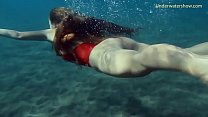 Underwatershow erótico jovem modelos na água