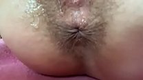riesige Klitoris Orgasmus haarige Muschi Nahaufnahme Arschloch in Licht