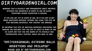 Dirtygardengirl insertions extrêmes de boules et prolapsus