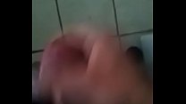 Un ragazzo di 1. si masturba e mi manda un video