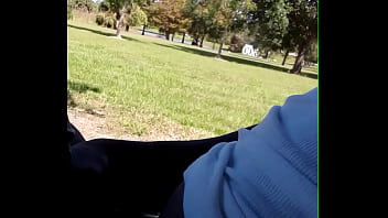 Freak chupando pollas en un parque público es atrapado y pide que se borre el video debe ver #viral