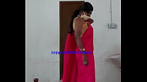 Crossdresser sexy indienne Lara D'Souza en sari rose