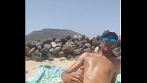 Дрочу на нудистском пляже на Канарских островах