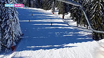 SUGARBABESTV：スキー休暇での私の最初のミゼットフェラ