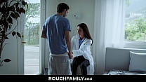 RoughFamily.com ⏩ Unterstützende Ärztin MILF untersucht ihren Stiefsohn – Silvia Saige