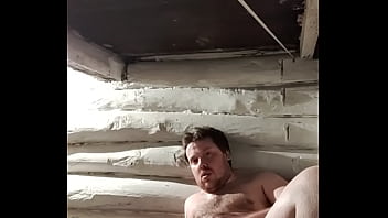 Révélations d'un gay russe, branlant une bite devant la caméra, filmé comment il se branle sur un smartphone, un gay avec un gros cul a décidé de vider le sperme dans le bain, un russe branlant une bite, du porno maison, un russe gay avec des tatouages su