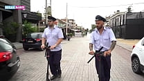 SUGARBABESTV：ギリシャ警察の3Pパロディー