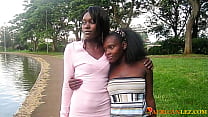 Девушка из Нигерии и девушка из Ганы занимаются лесбийским сексом