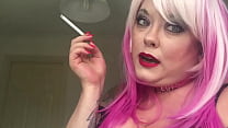 La grosse salope britannique Tina Snua veut votre sperme! - Fétichisme du tabac JOI