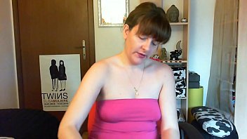 Pelirroja transexual se masturba en webcamTS.com