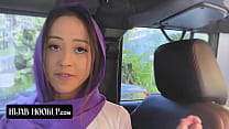 La chica musulmana Alexia Anders se cuela a su novio por placeres prohibidos y es atrapada por papá