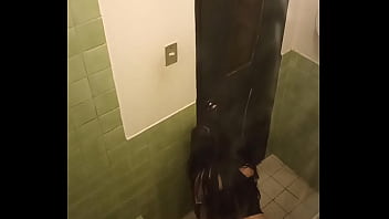 Câmera escondida no banheiro