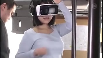 Cute Asian viene scopata sul bus indossando occhiali VR 3 (har-064)