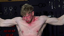 Le jeune Jock Jesse Stone condamné à une domination totale dans un donjon BDSM - DreamBoyBondage.com
