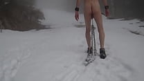 dog training a la neige, ligotage nu et jeux de boules de neige
