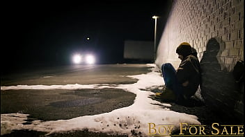 BoyForSale - Un cazzo di schiavo liscio e appeso munto dal vecchio papà dom