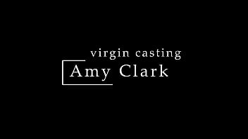 Amy Clark prima masturbazione vergine