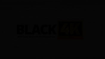 BLACK4K。黒人トレーナーとのセックスについてのキューティーズファンタジーが現実になる