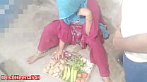 D'une voix claire en grondant la belle-sœur qui vend des légumes