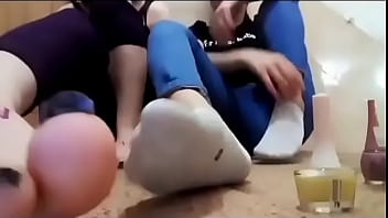 Ragazza iraniana con feticismo del piede